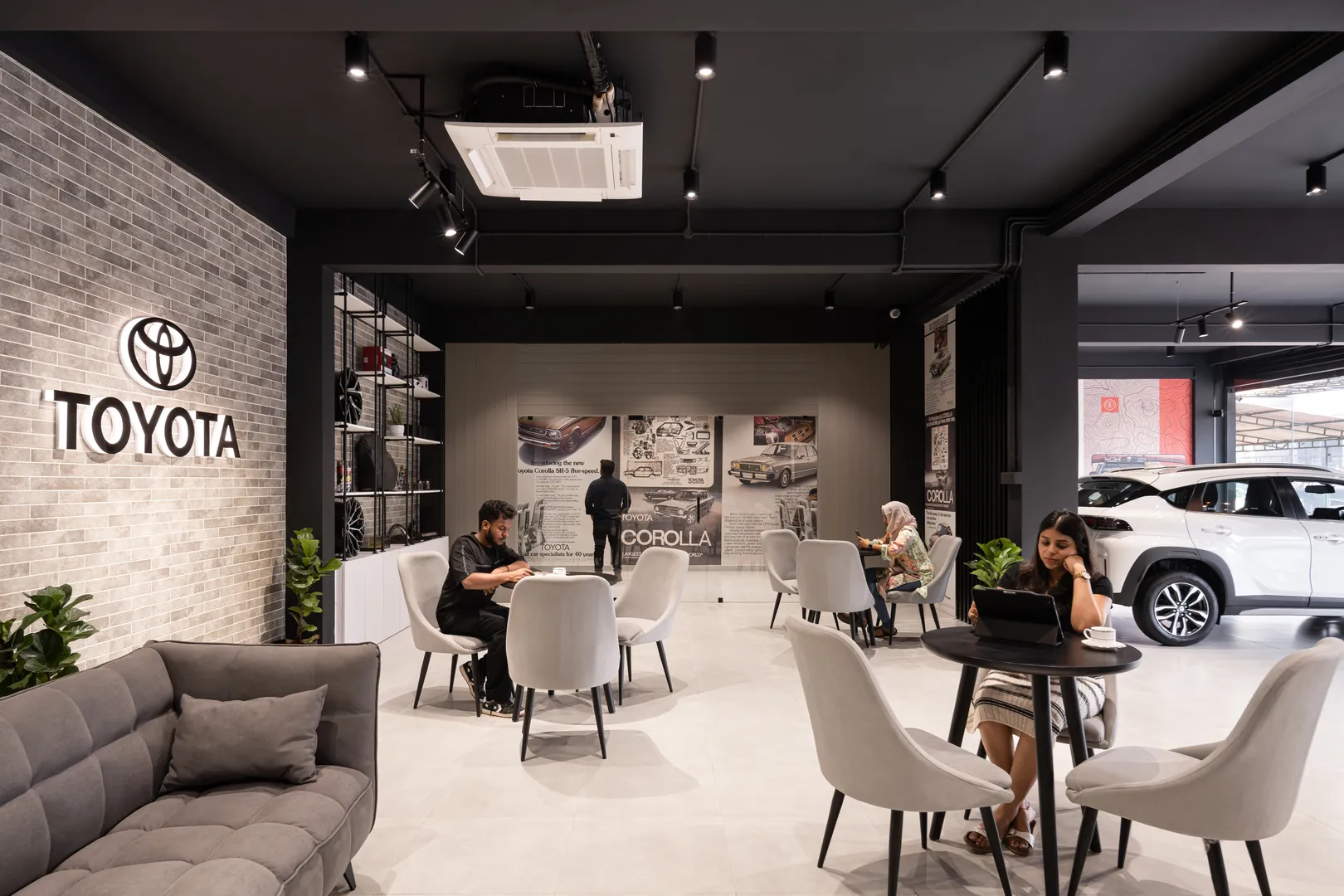 Amana Toyota Showroom